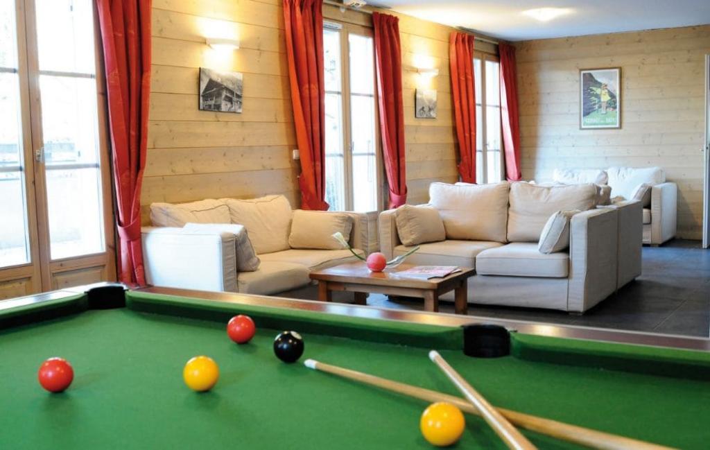 Slide Salle de billard de la résidence Les Arolles à Saint-Gervais-les-Bains