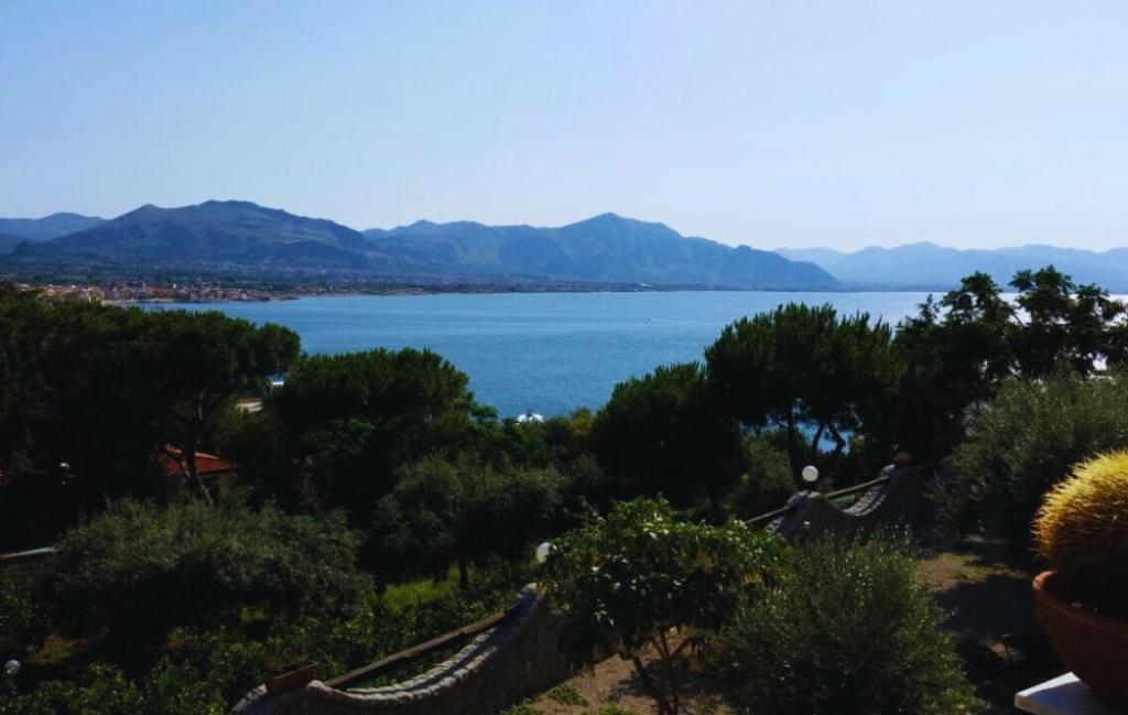 Slide Résidence Baia d'Oro à Mongerbino - Vue sur la mer