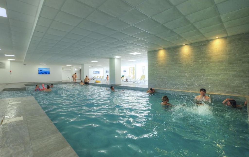 Slide Piscine de la résidence