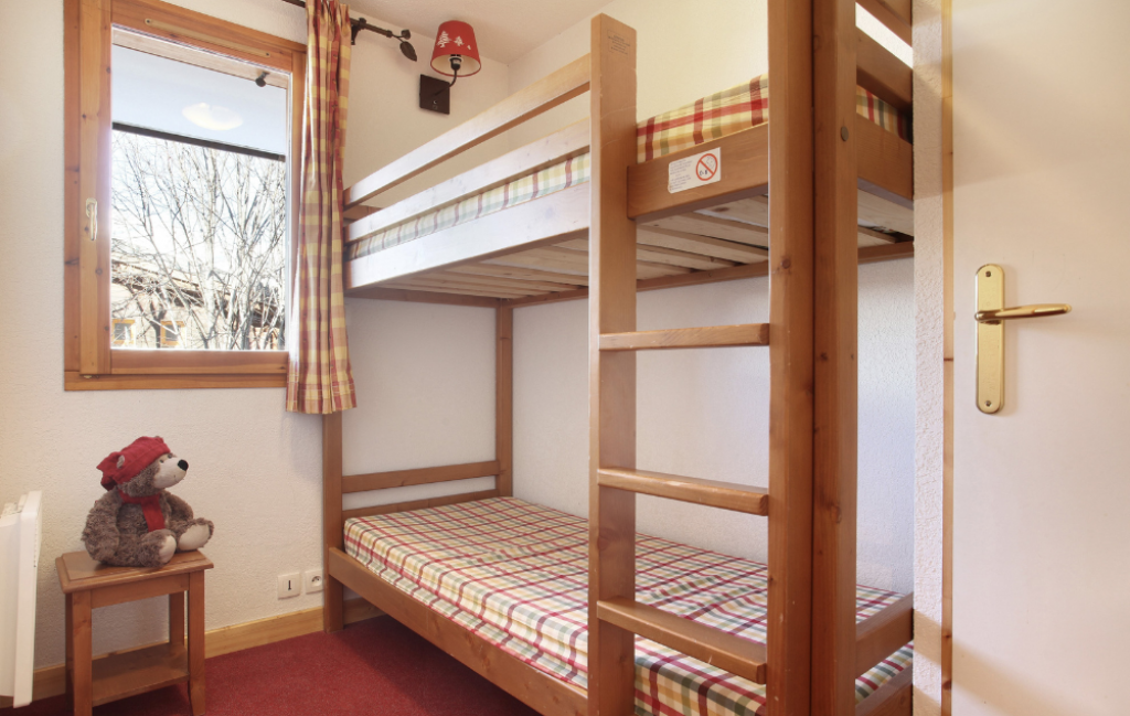 Slide Bedroom- Les belles roches village