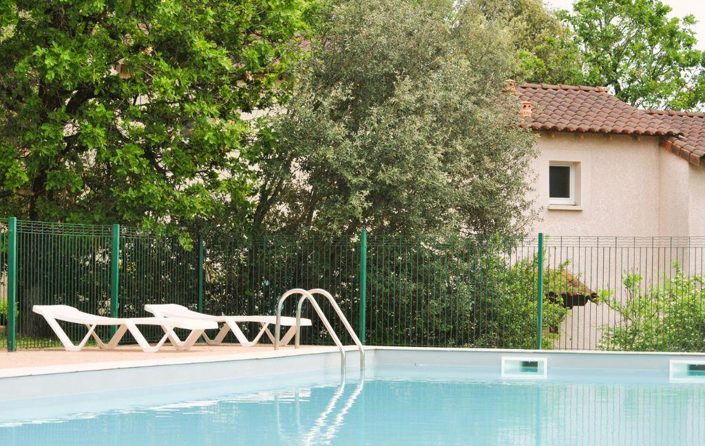 Slide Piscine de la Résidence Le Domaines des Cazelles à Cajarc