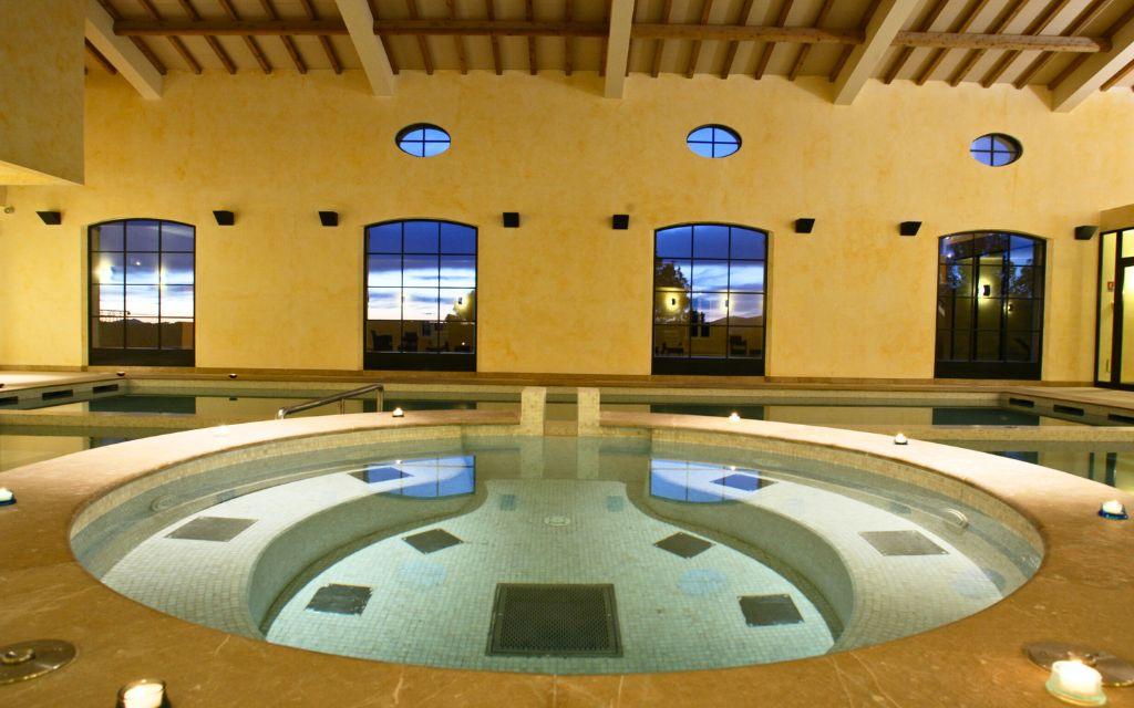 Slide Jacuzzi - Les Domaines de Saint Endréol