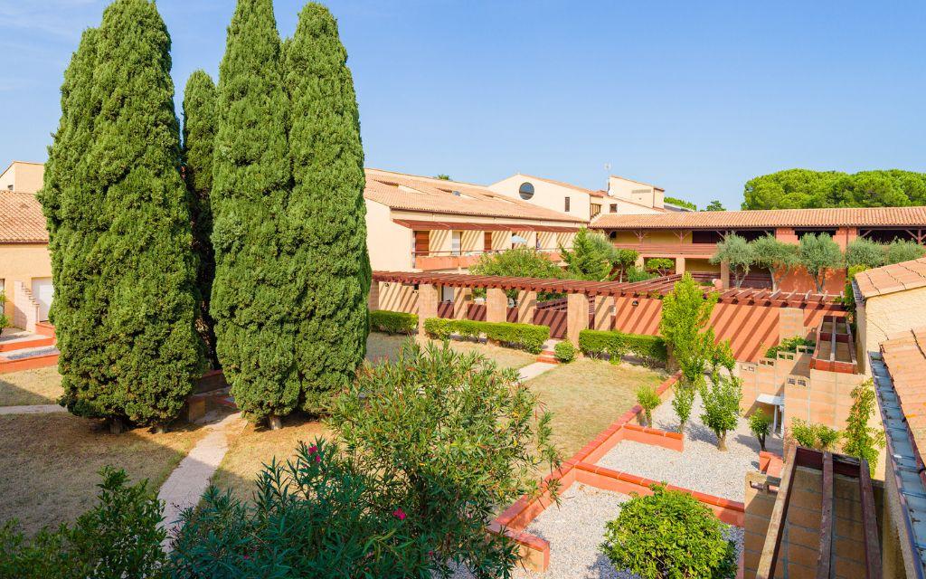 Slide exterior residence du Golf in St Cyprien Plage