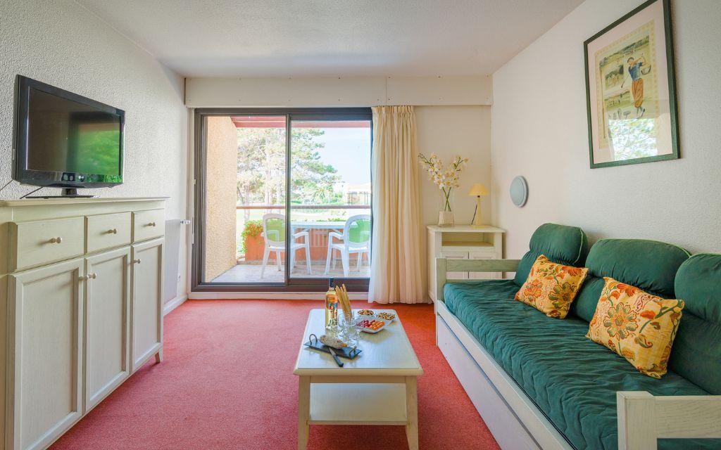 Slide living room in a flat in the golf residence in St Cyprien