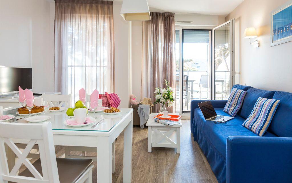 Slide living room flat in the Prestige de la Plage residence in Pornichet