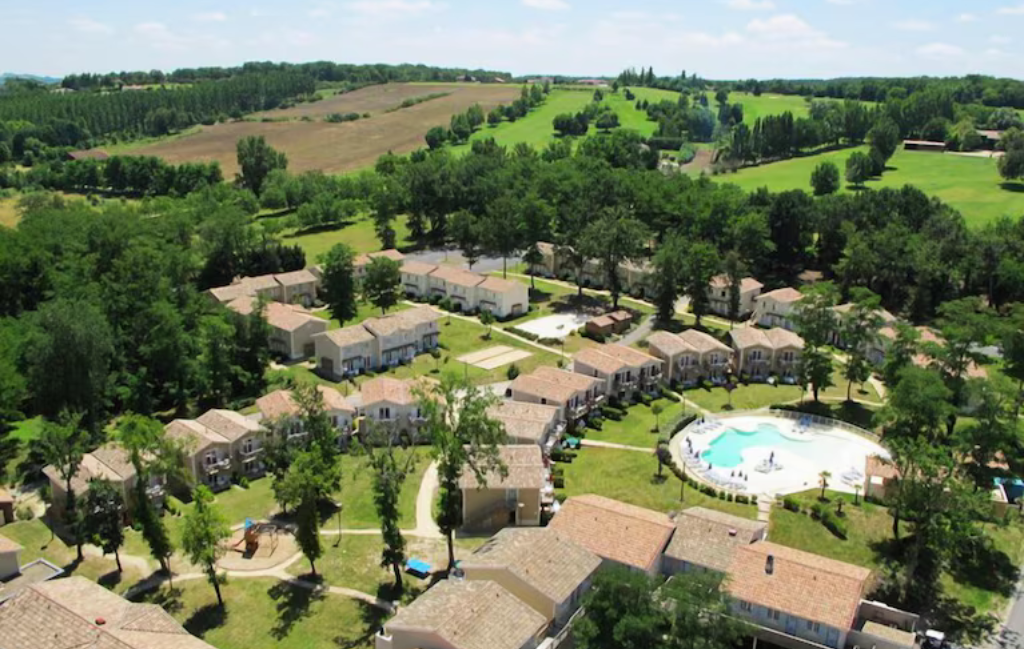 Slide Résidence Le Domaine du Golf d'Albret *** -  Location Lot et Garonne en famille