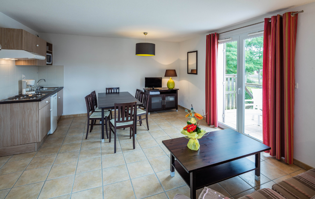 Slide Résidence Le Domaine du Golf d'Albret *** -  Two bedroom apartment 6 people - Kitchen