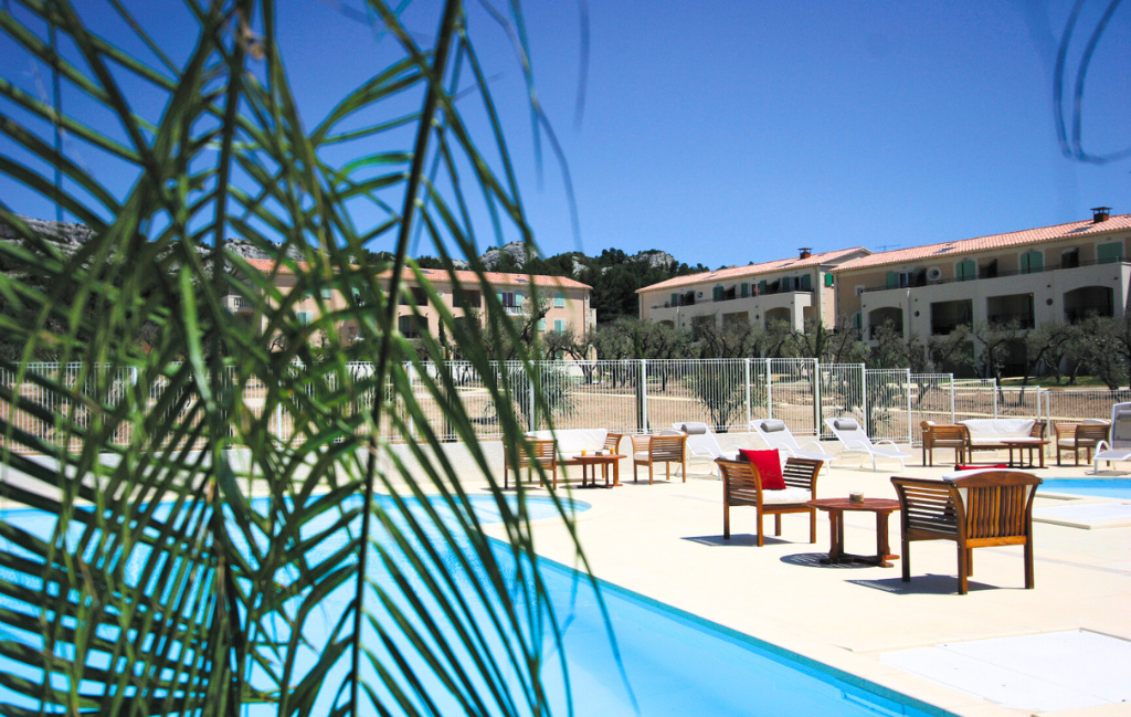 Slide Résidence Le Domaine de Bourgeac - Paradou - Piscine extérieure Provence