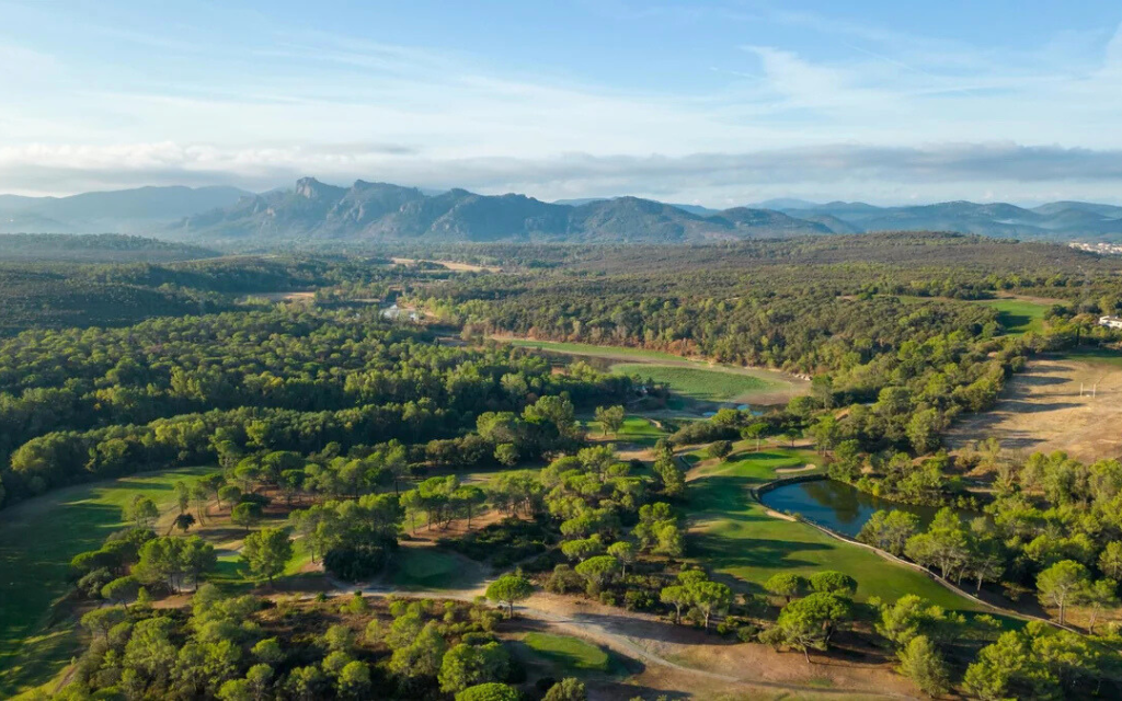 Slide Residence Le Domaine de Saint Endréol Golf & Spa Resort **** - View from the Domaine