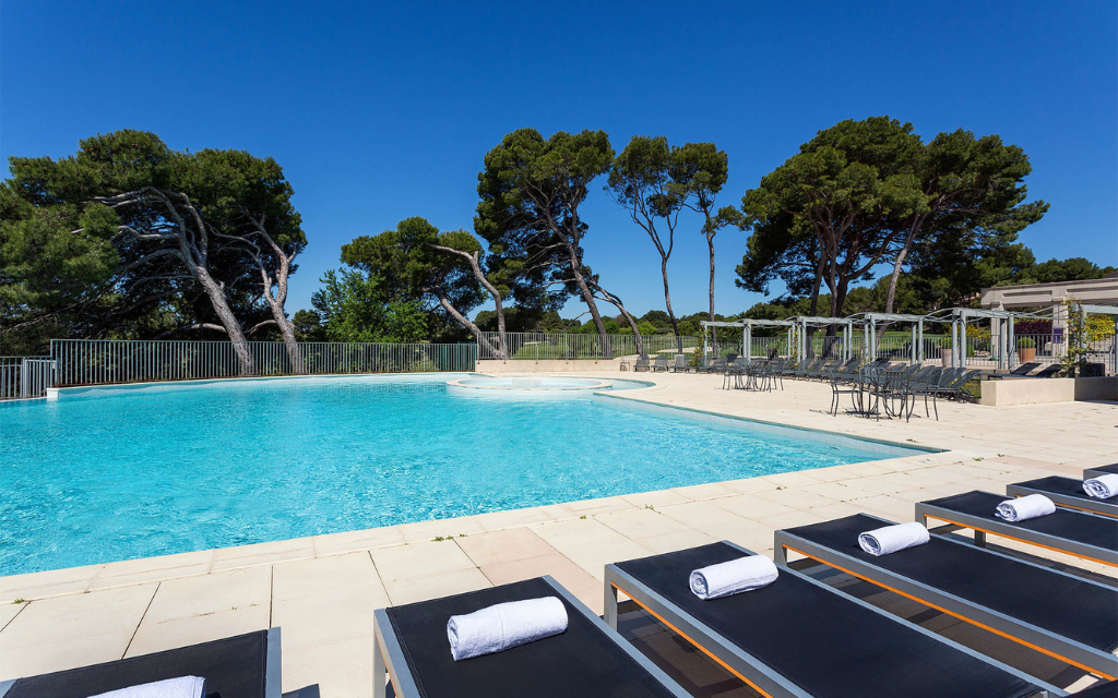 Slide Résidence Provence Country Club - Saumane de Vaucluse - Piscine extérieure