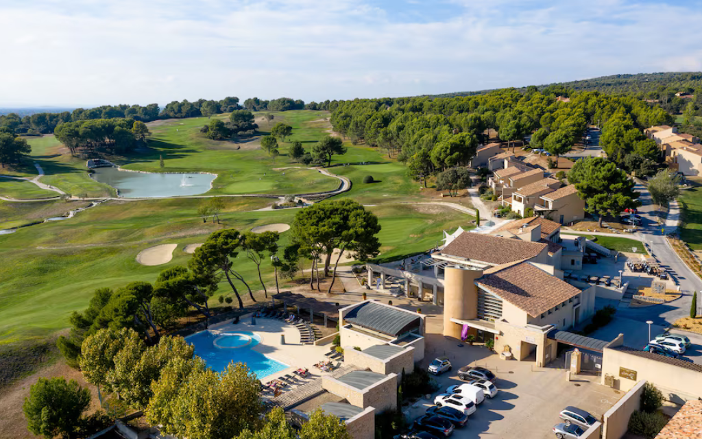 Slide Résidence Provence Country Club - Saumane de Vaucluse - Location d'appartement en Provence