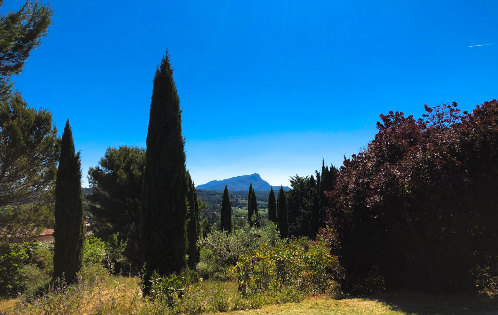 Slide Résidence Les Appartements du Clos de la Chartreuse - Aix en Provence - Sainte Victoire Mountain