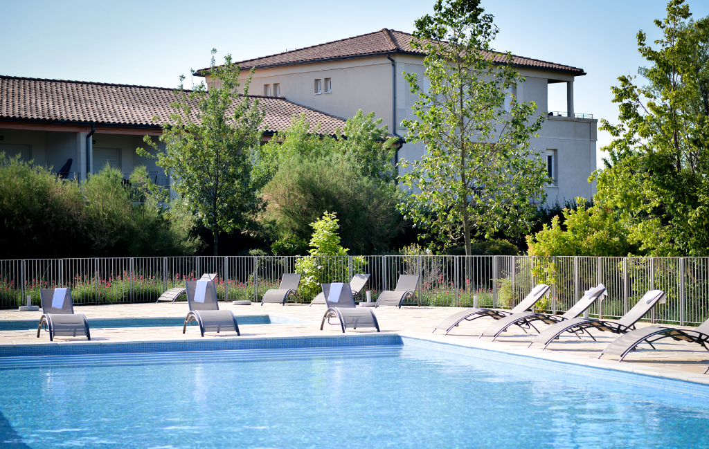 Slide Résidence Château de Jouarres - Azille - Location Canal du Midi avec piscine