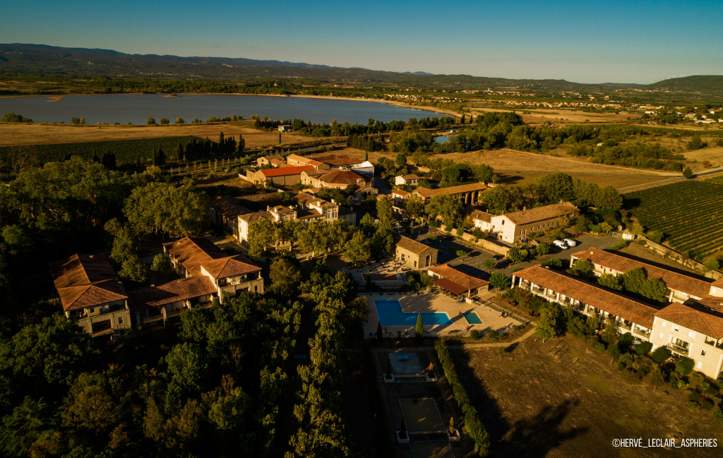 Slide Résidence Château de Jouarres - Azille - Panorama de la résidence