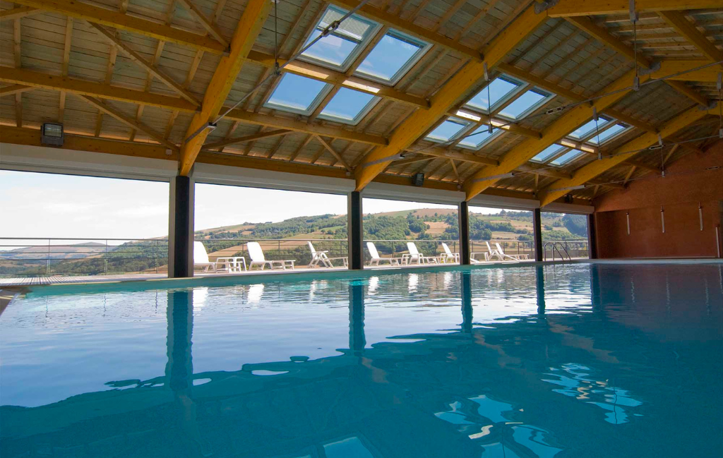 Slide Résidence La Marquisié - Trébas les Bains - Piscine intérieure