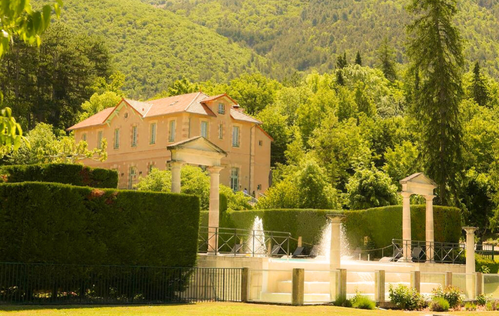 Slide Résidence le Château des Gipières - Montbrun les Bains - Idée week-end amoureux dans la Drôme