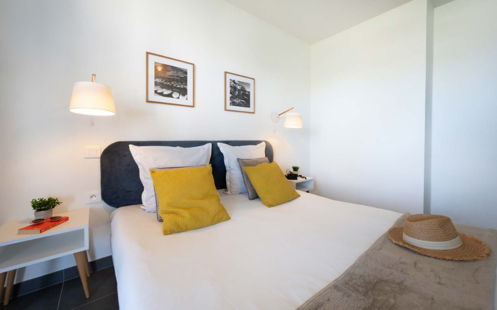 Slide Residence Le Cap Azur **** - Saint-Mandrier - Double bedroom