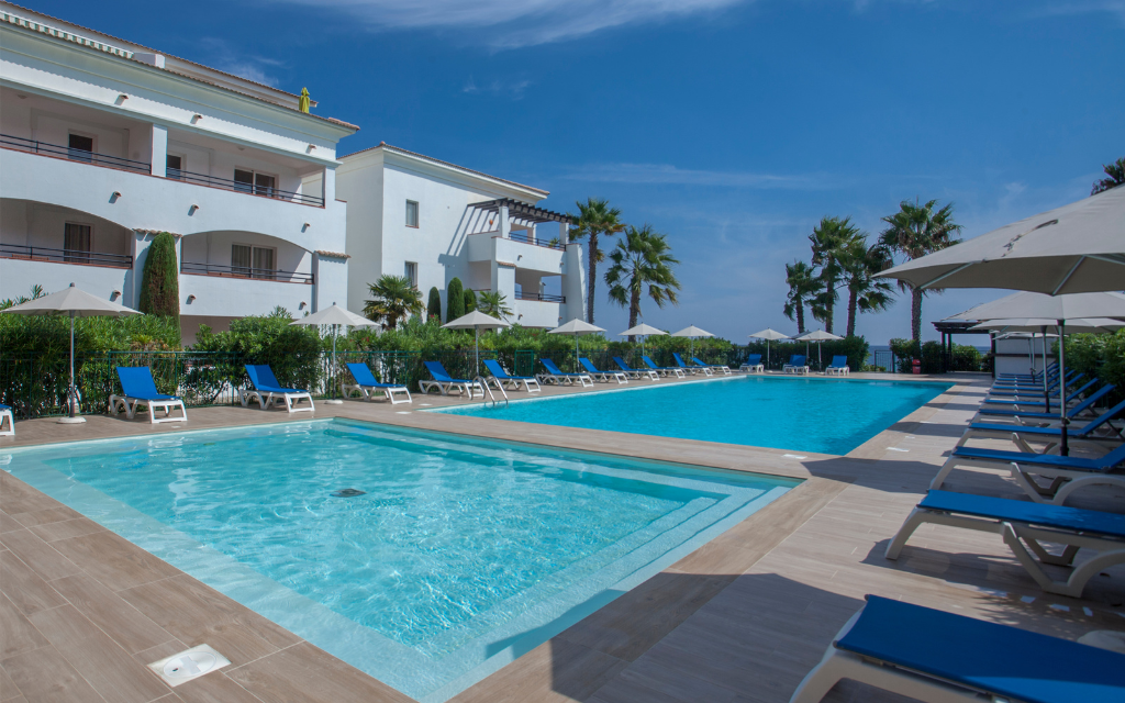 Slide Résidence Sognu di Rena - Moriani - Location de vacances avec piscine Corse