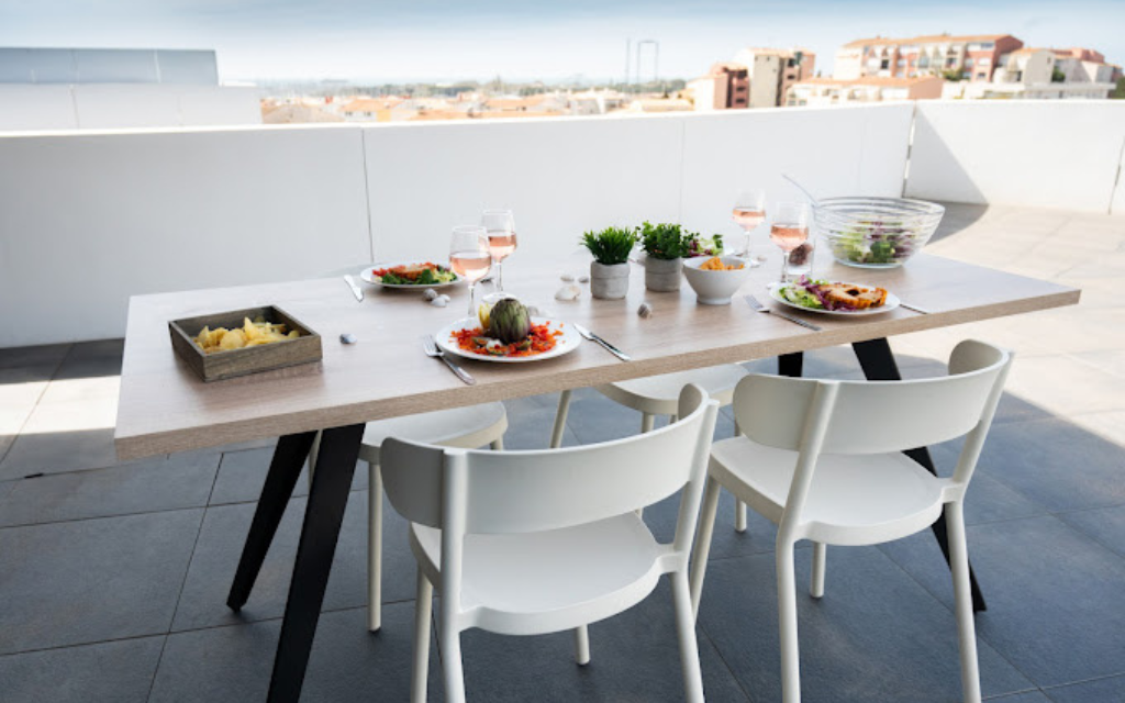 Slide Résidence Le Sylène *** - Cap d'Agde - Terrasse avec mobilier