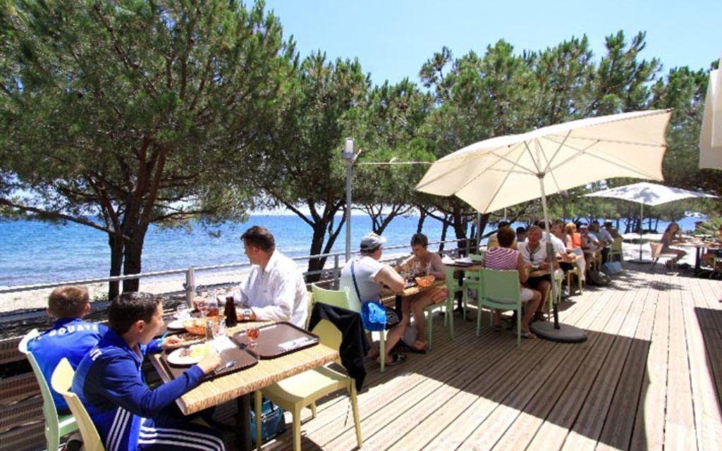 Slide Le Village des Isles - restaurant