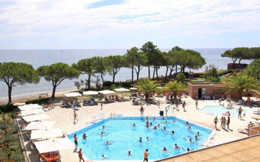 Slide Le Village des Isles - swimming pool