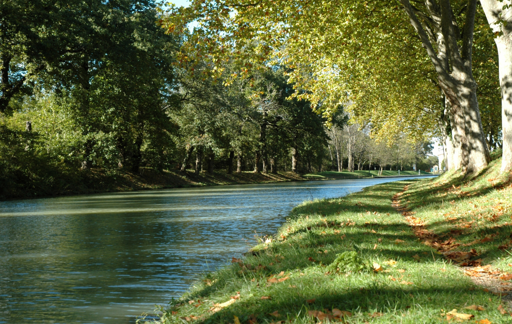 Slide Résidence Château de Jouarres - Azille - Séjour en Occitanie - Canal du Midi