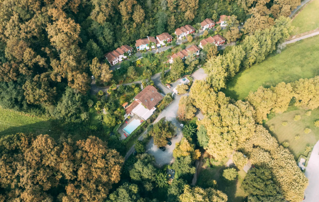 Slide Résidence Collines Iduki - Panoramic view of the residence