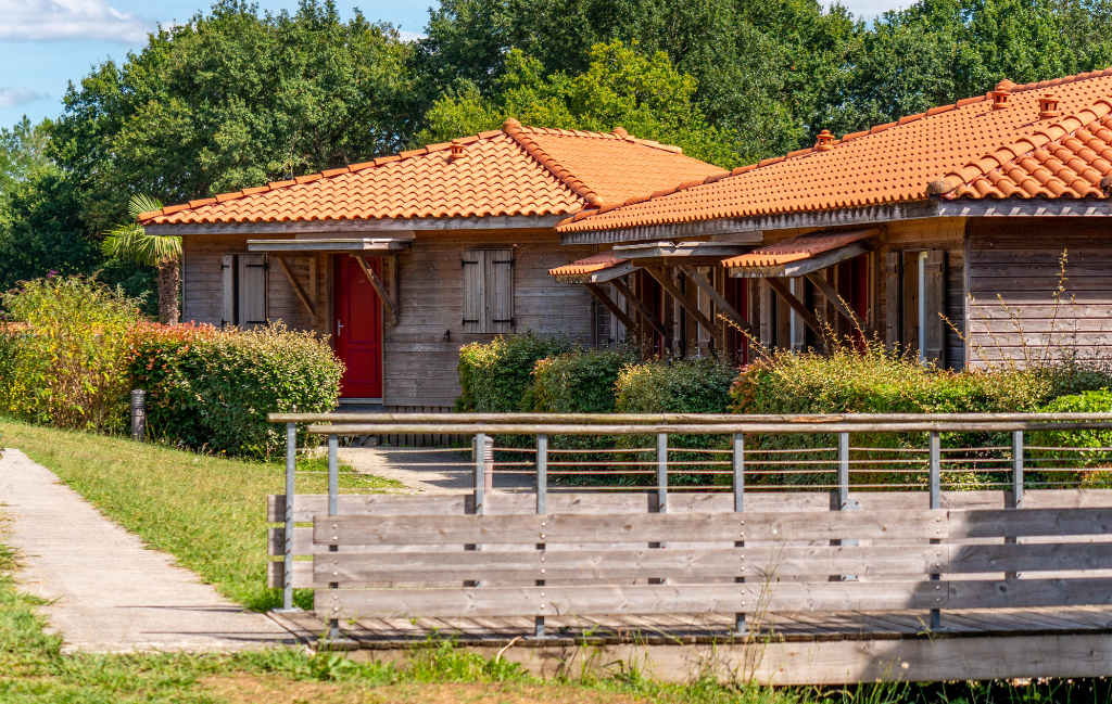 Slide Résidence Les Hameaux de la Chalosse - Logement équipé pour vos vacances dans les Landes