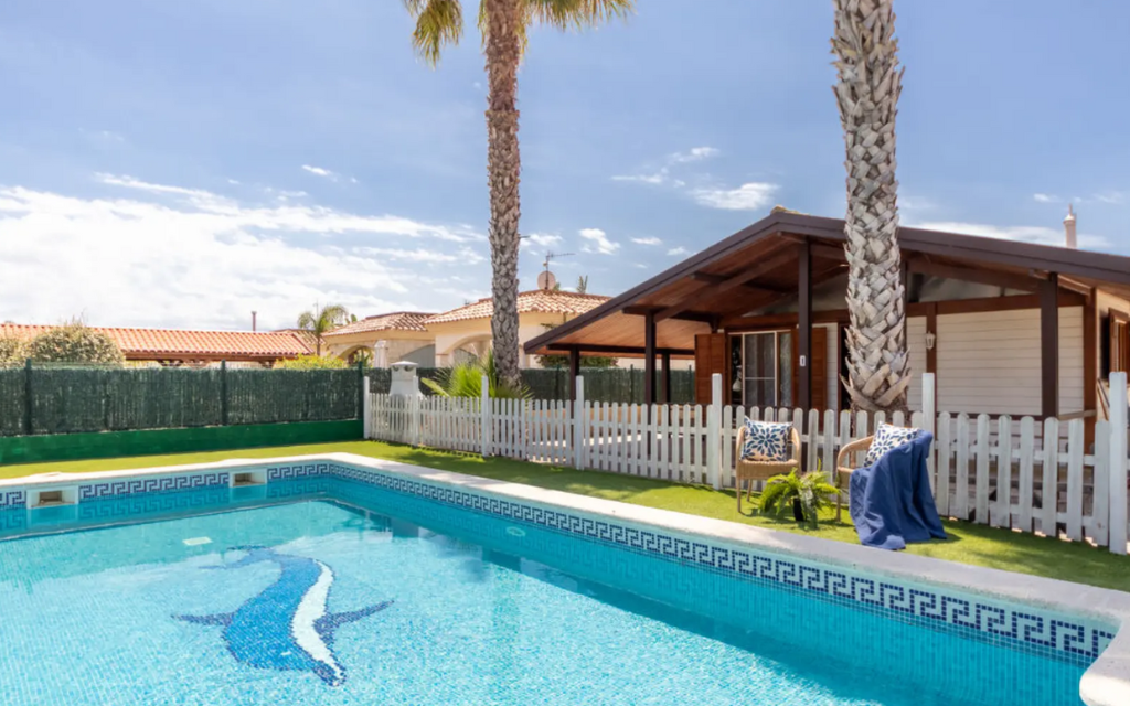 Slide Maison Tropical 1 - Deltèbre - Location de vacances avec piscine en Espagne