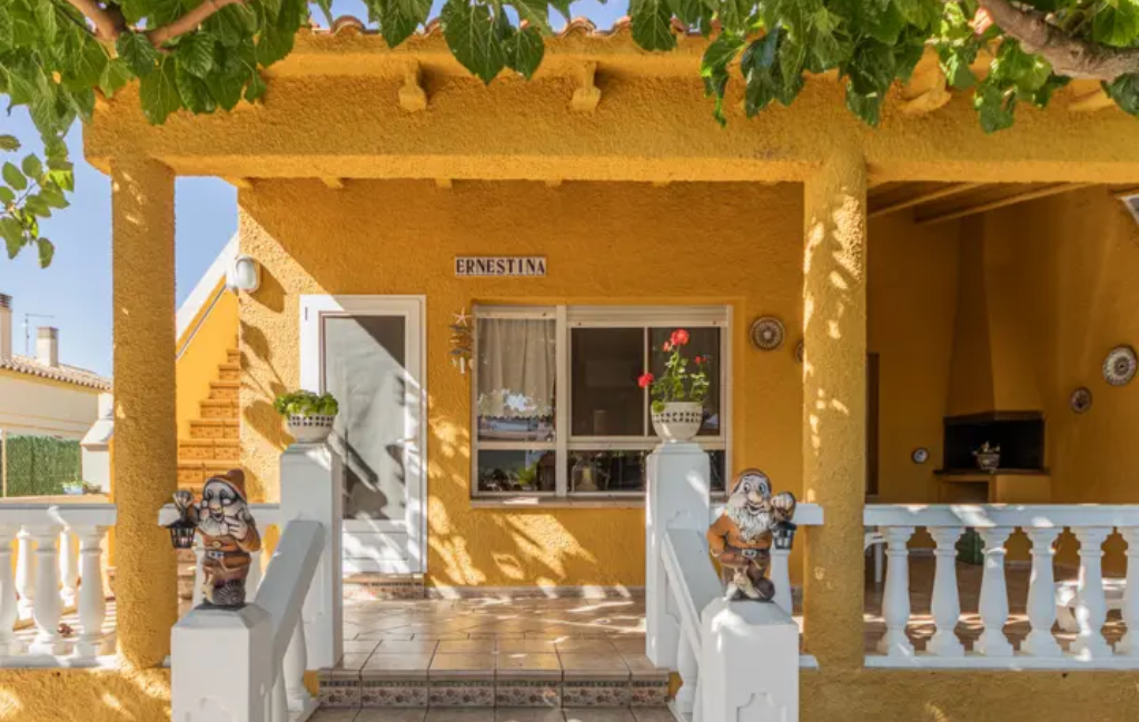 Slide Maison Ernestina - Deltèbre - Rental holidays with private swimming pool in Spain - Holidays in private house