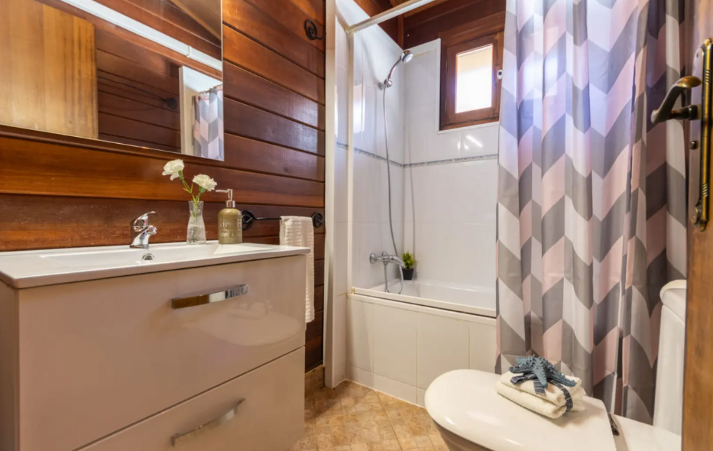 Slide Maison Tropical - Deltebre - Rental holidays in Spain in private house with swimming pool - bathroom