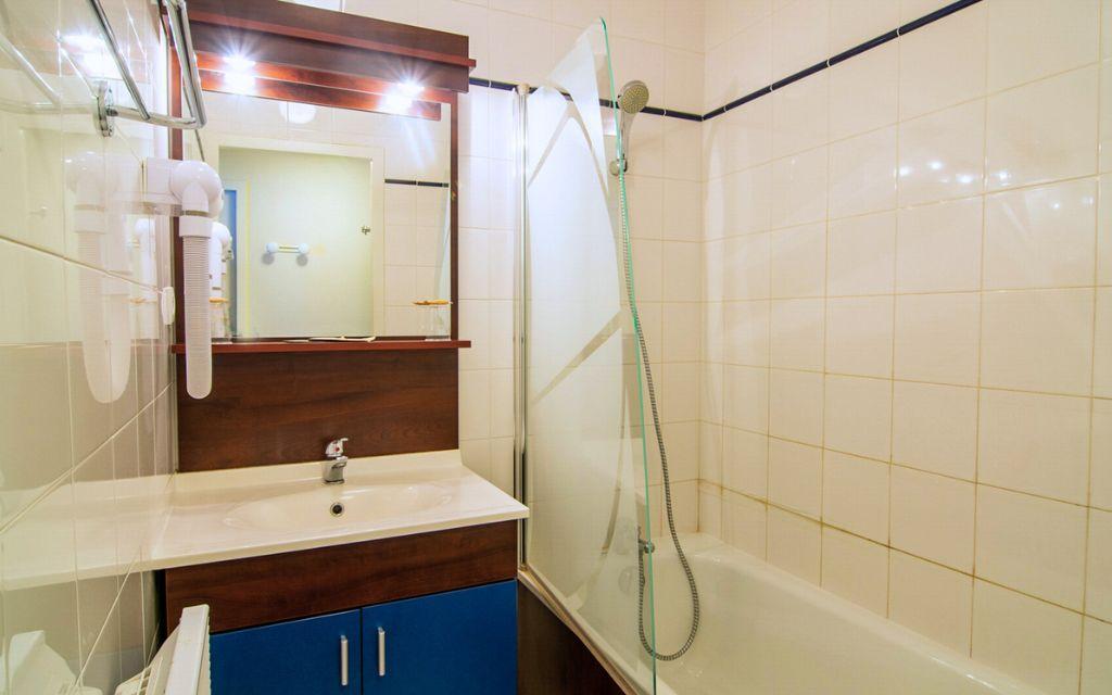 Slide Résidence Pyrénées 2000 - salle de bain