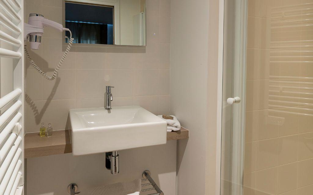 Slide Appartement Embiez - salle d'eau