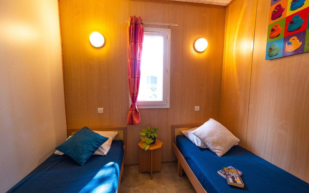 Slide Camping Les Chalets de la mer - chambre