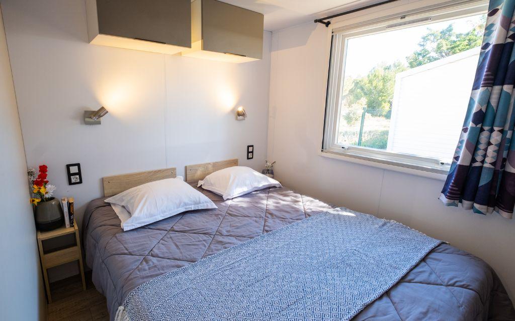 Slide Camping l'Arquet **** Martigues mobil home Grand Large chambre