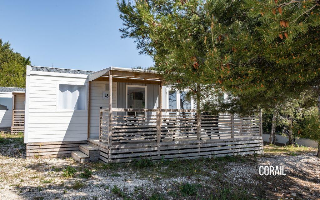 Slide Camping l'Arquet **** Martigues mobil home Corail
