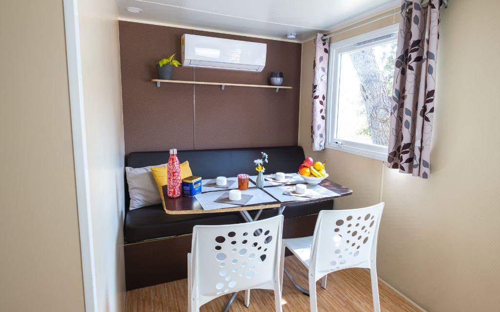 Slide Camping l'Arquet**** Martigues mobil home Premium intérieur