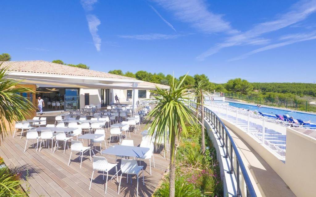 Slide Camping l'Arquet**** Martigues mobil home restaurant