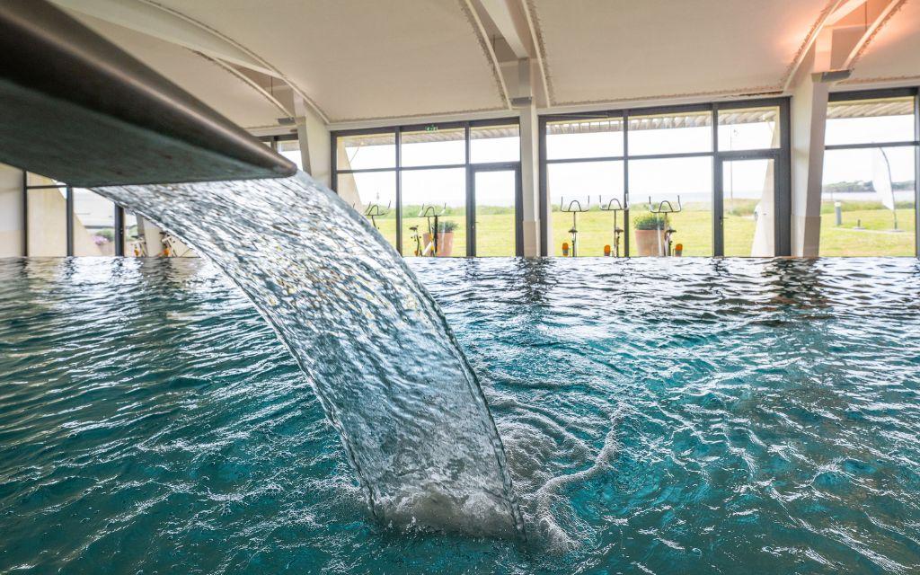 Slide Résidence Fleur de Sel - piscine spa intérérieur