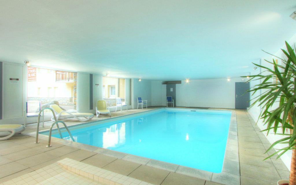 Slide Résidence L'Ours Blanc - swimming pool indoor