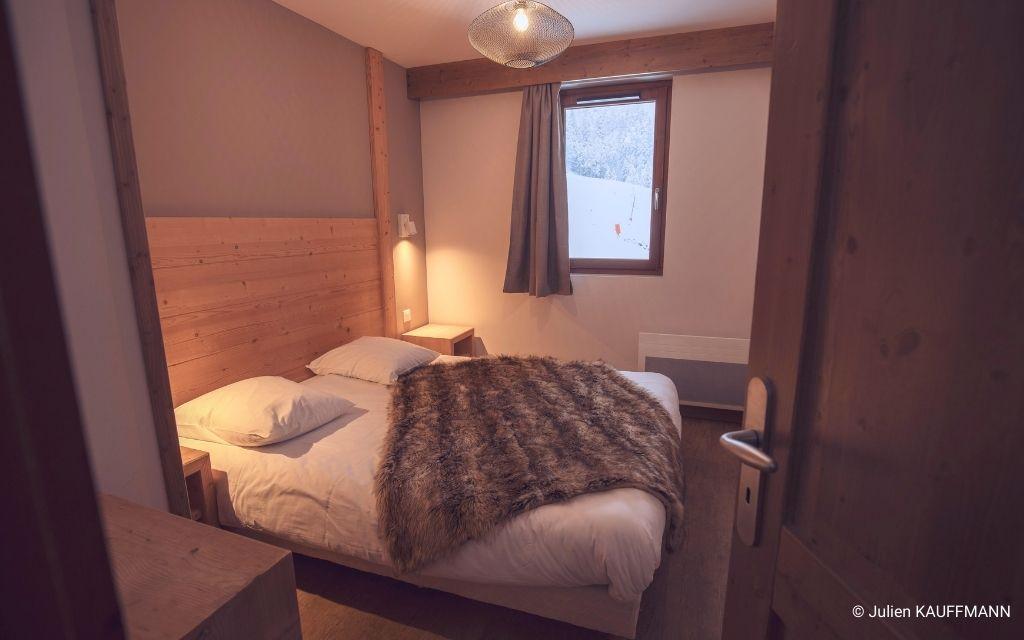 Slide Chambre avec lit double dans la Résidence Les Grandes Feignes à la Bresse