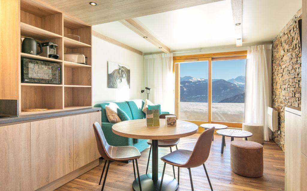 Slide Stay in a modern flat at the Le Beauregard residence in Doucy