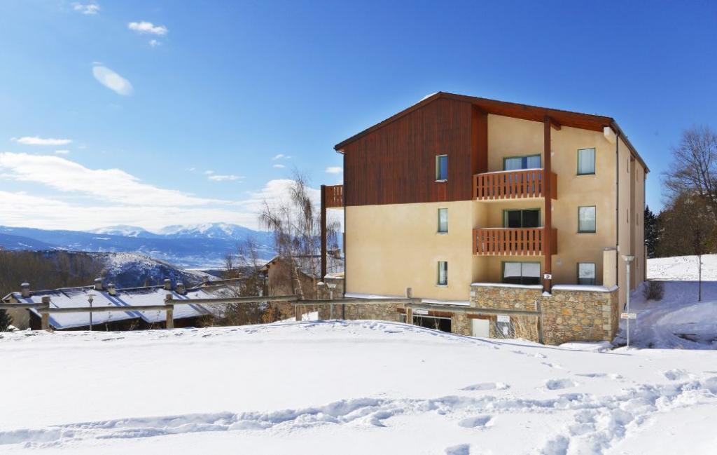 Slide Stay with mountain views at Les Chalets du Belevdere residence
