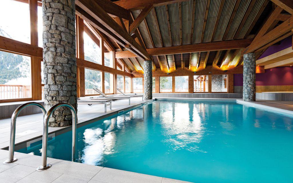 Slide Indoor pool in Pralognan at the Les Hauts de la Vanoise tourist residence