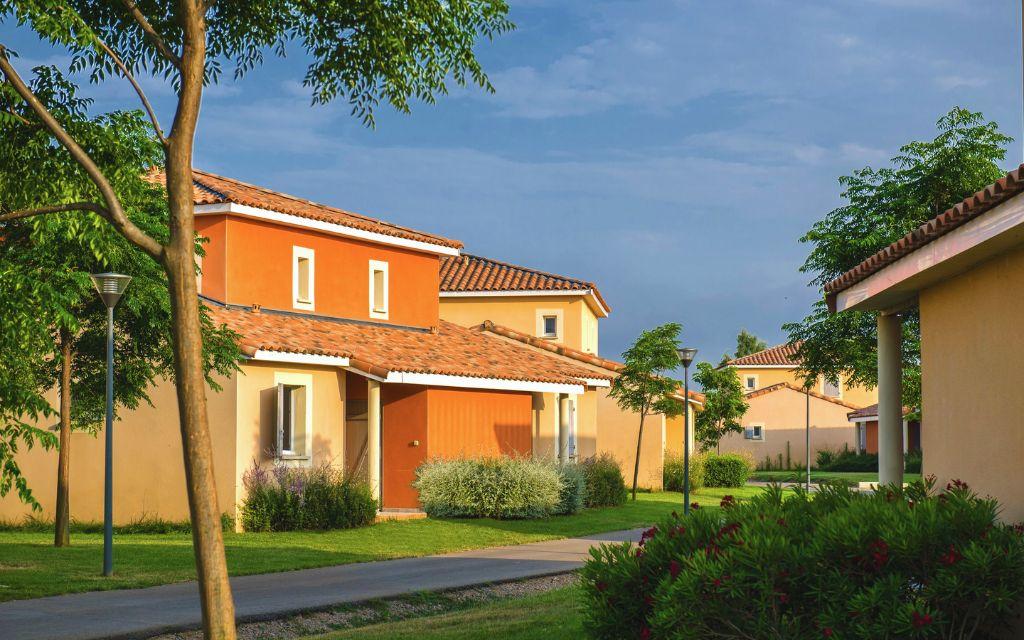 Slide Small houses and gardens at Domaine du Golf by Ateya Vacances