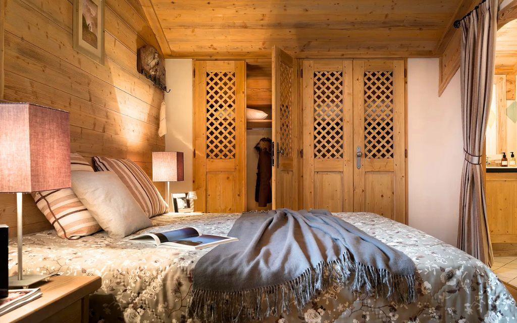 Slide Chambre double cocooning dans un appartement de la résidence de Lessy