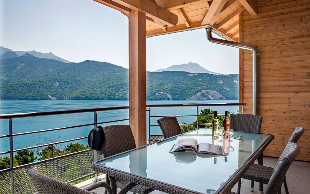 Slide Terrace with lake view and garden furniture in Chorges