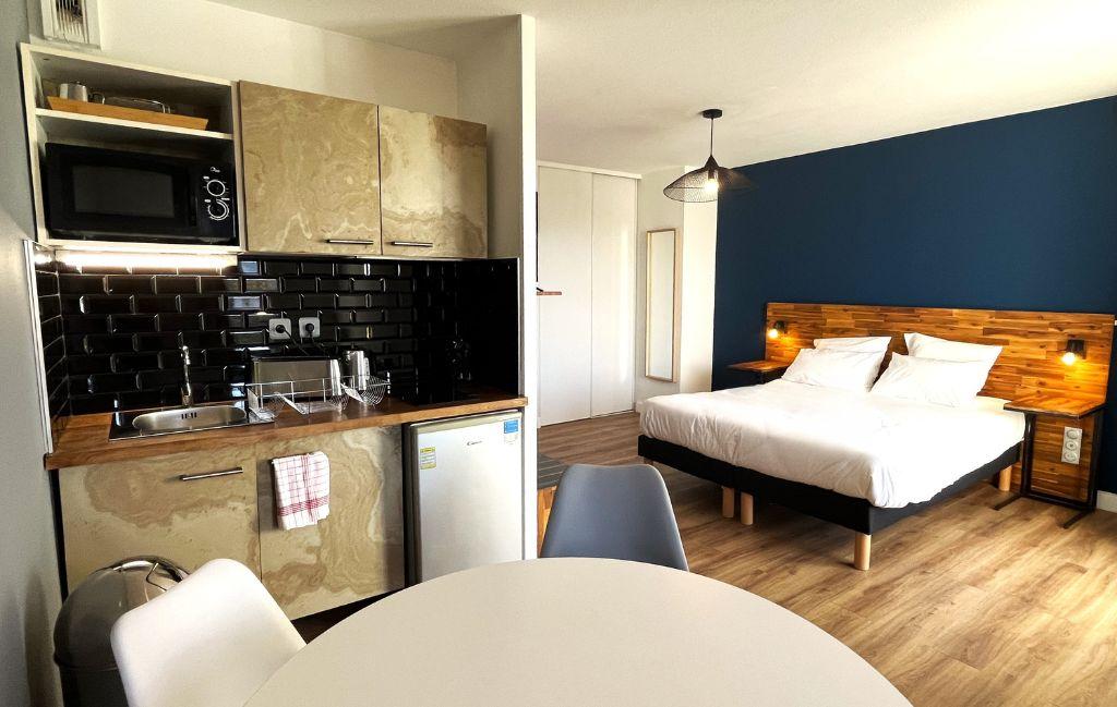 Slide Living room in the 4-person apartments at Les Appartements du Clos de la Chartreuse - Aix en Provence