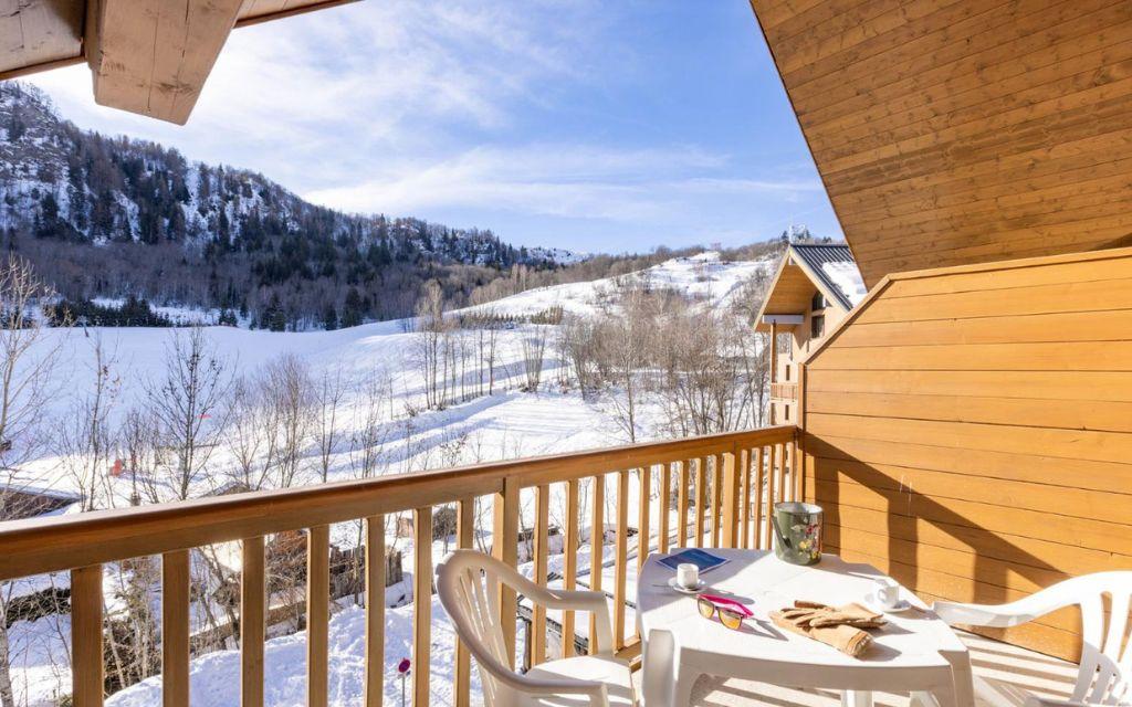 Slide Balcon de la résidence Les Bottières avec une jolie vue sur la neige