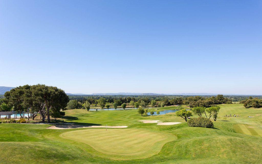 Slide Vue globale du terrain de golf au Provence country club